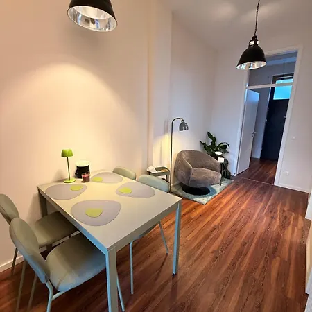 Fibi - Zentrale Citywohnung - 2 Schlafzimmer - 4 Betten - Kueche - Ideal Fuer Familien *