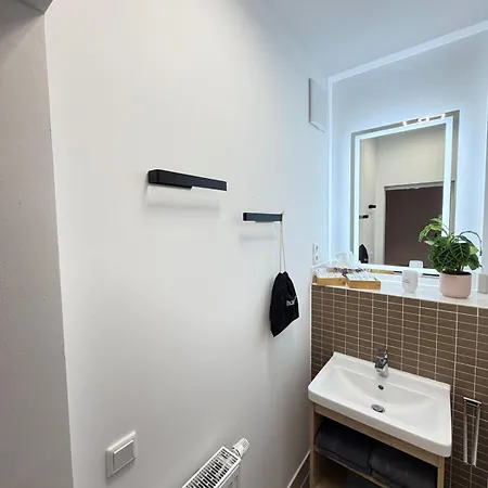 Fibi - Zentrale Citywohnung - 2 Schlafzimmer - 4 Betten - Kueche - Ideal Fuer Familien Apartamento